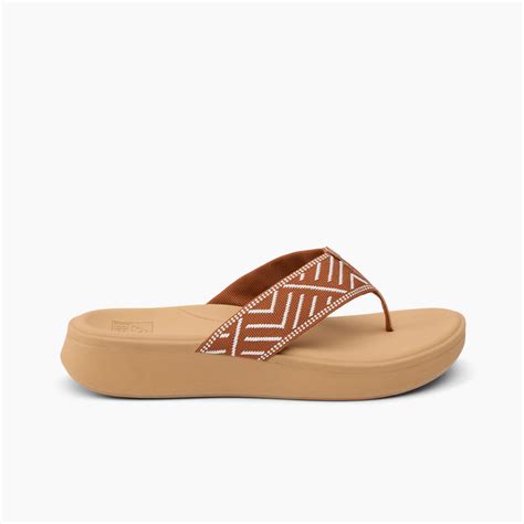 Women's Cushion Cloud Sandals in Natural | REEF®