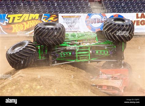 Grave digger monster truck hi-res stock photography and images - Alamy