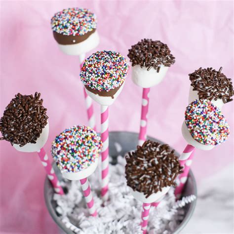 How to Make Marshmallow Pops - Angie Holden The Country Chic Cottage