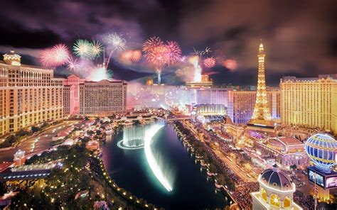 Las Vegas Fireworks on New Year’s Eve Could Be Extinguished By Wind ...