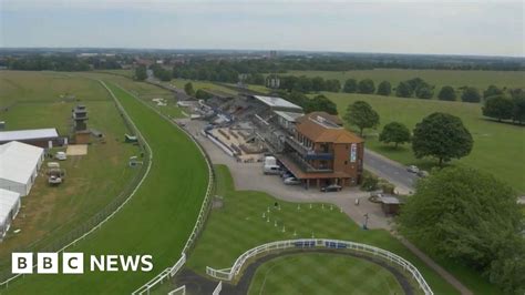 Beverley racecourse new grandstand planned - BBC News