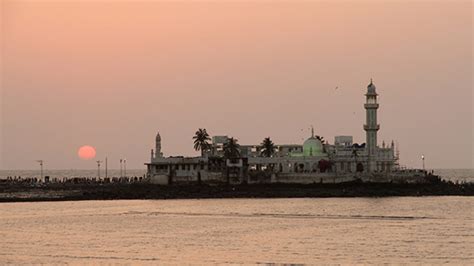 Haji Ali Dargah- The Best Heritage Mosque In Mumbai - Arco Unico