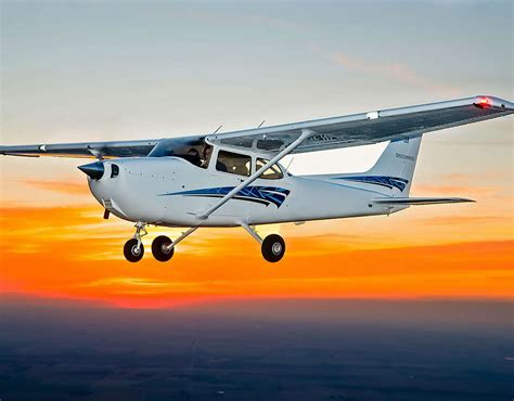 2021 Cirrus SR20 vs 2021 Cessna 172N