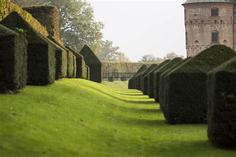 Egeskov Castle Gardens image - Free stock photo - Public Domain photo ...