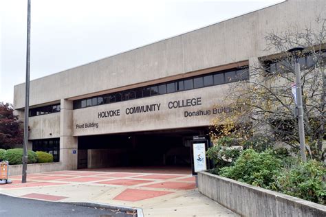 Holyoke Community College opens registration for summer and fall classes - masslive.com