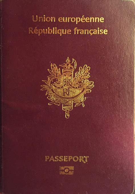 French passport - Wikipedia