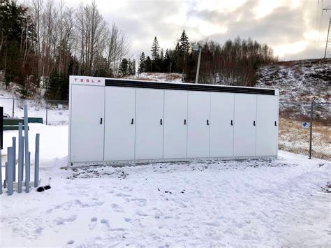 Tesla Megapack Installed In Canada, Small Utility Could Save Up To $20