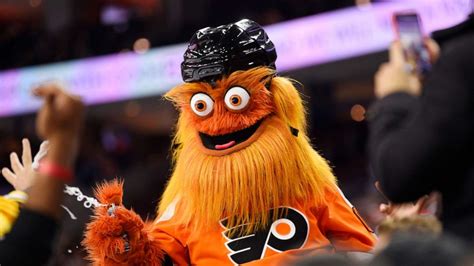 Philadelphia Flyers mascot Gritty accused of punching boy during photo ...