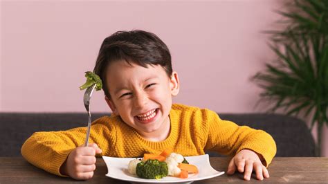 More children eating vegetables as they opt for trendy 'superfoods' like kale, survey finds | UK ...