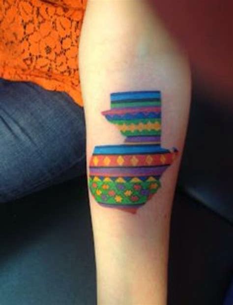 Tattoo to commemorate being Chapin | Tattoos, Quetzal tattoo, Guatemalan textiles