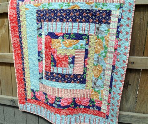 38 Free Log Cabin Quilt Patterns | FaveQuilts.com