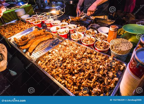 Raohe night market editorial stock image. Image of snack - 152746339