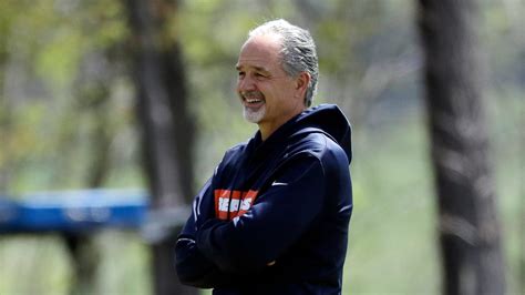 Former Colts coach Chuck Pagano retires from Bears