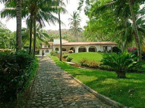 el salvador beach houses for rent - Minta Phan