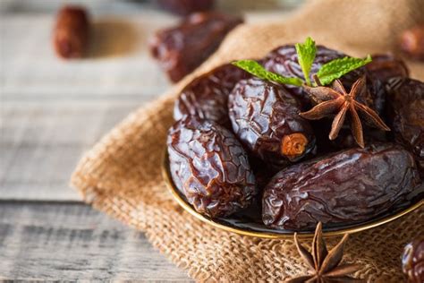 Are Dates Good for Weight Loss? | livestrong