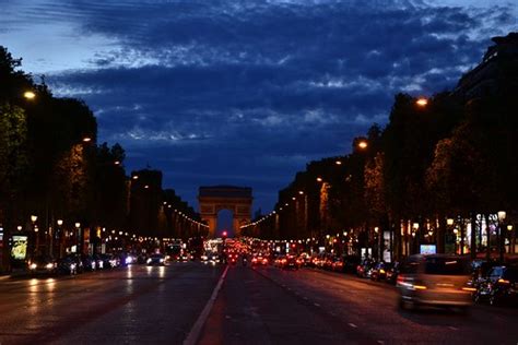 Down the Champs-Élysées to the Arc de Triomphe | Dom Pates | Flickr