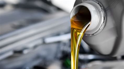 Difference of Synthetic Oil vs. Conventional Oil