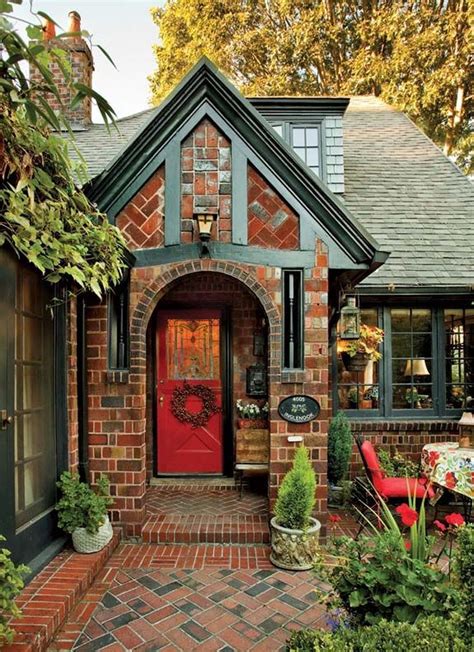 54 Exterior Paint Color Ideas With Red Brick | House exterior, House styles, Architecture