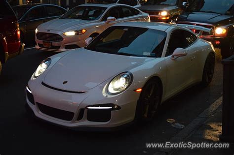 Porsche 911 GT3 spotted in Manhattan, New York on 12/23/2016, photo 2