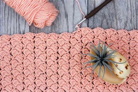 Video Tutorial: How to Crochet the Side Saddle Stitch