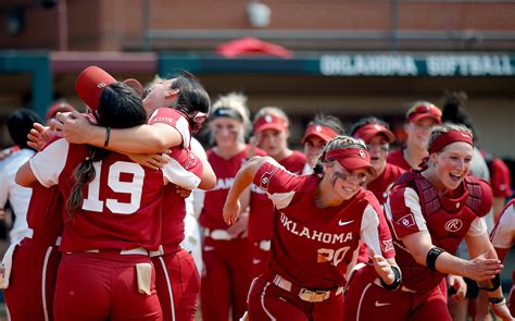 NCAA softball predictions: Who will make WCWS in Oklahoma?