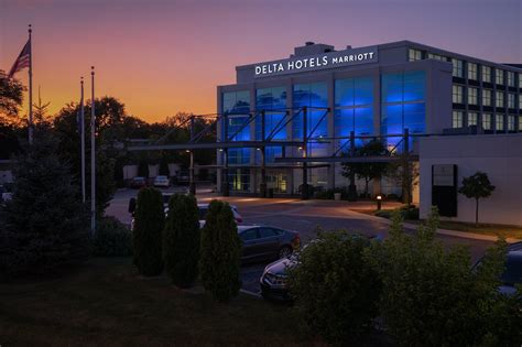 DELTA HOTELS BY MARRIOTT MILWAUKEE NORTHWEST (Menomonee Falls) - Hotel Reviews, Photos, Rate ...