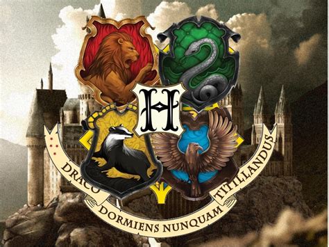 Hogwarts crest 2 by DJakyOshawott on DeviantArt