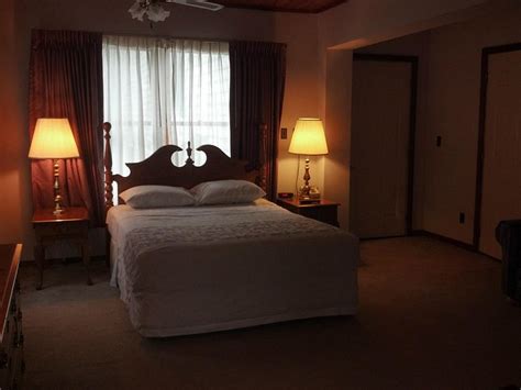 OSWEGO INN - Prices & Reviews (NY)