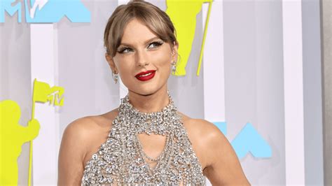 Top 10 Facts About Taylor Swift - Fun Kids - the UK's children's radio ...