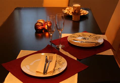 Dinner room | Dinner room, Table decorations, Table settings