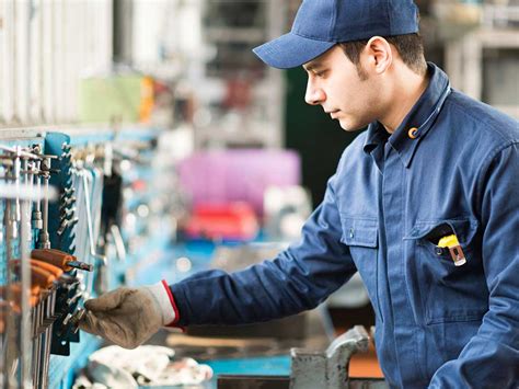 Por qué es importante el uso de uniformes industriales | Medalla Gacela