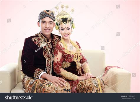 Wedding Couple Java Images: Browse 6,919 Stock Photos & Vectors Free ...