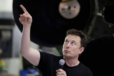 SpaceX is building a 'test hopper' Mars spaceship in Texas — and Elon Musk says it could launch ...
