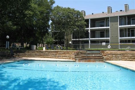 The Crestmont Apartments - Arlington, TX 76011