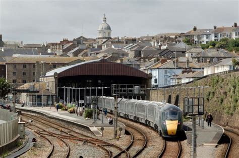 Penzance train station unveils its own Rupert Bear artwork | InYourArea Community