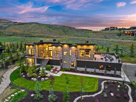 Exquisite Mountain Contemporary Home in Utah with Unparalleled Views ...