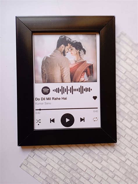 Black Spotify music frame customised with name and message – Zupppy