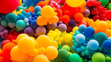 Bright abstract background of jumble of rainbow colored balloons | Windows Spotlight Images
