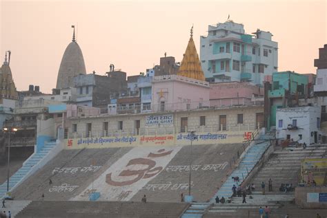 File:Jain Ghat, Varanasi, UP, India.jpg - Wikimedia Commons