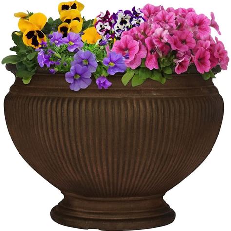 Sunnydaze Decor 16 in. Rust Single Elizabeth Resin Outdoor Flower Pot Planter DG-912 - The Home ...