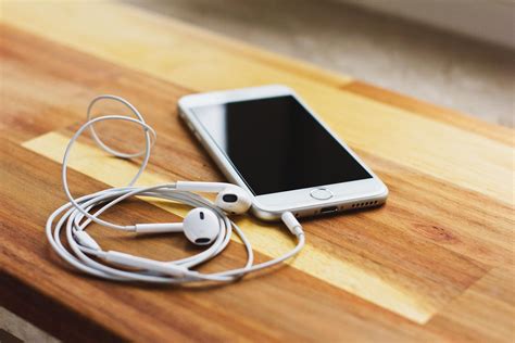 How To Clean Your Headphones (Because You Definitely Need To)