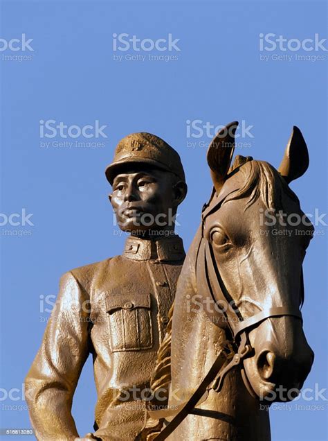 Statue Of Aung San Stock Photo - Download Image Now - Aung San, Statue ...