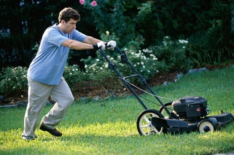 Is Mowing the Lawn an Exercise? | livestrong