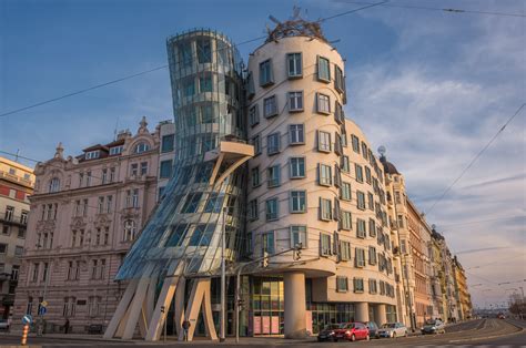 Frank Gehry Buildings - The Architect's Look