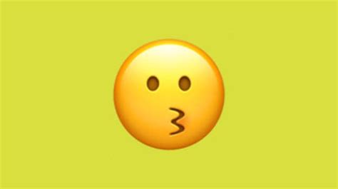 Puckered Lips Emoji Meaning | Lipstutorial.org