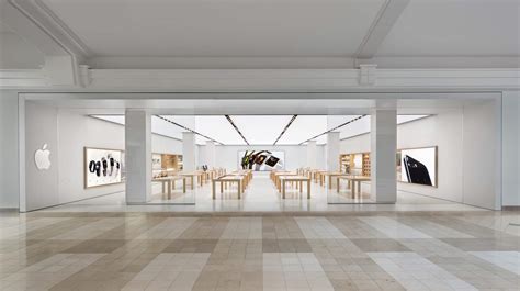 West Town Mall - Apple Store - Apple