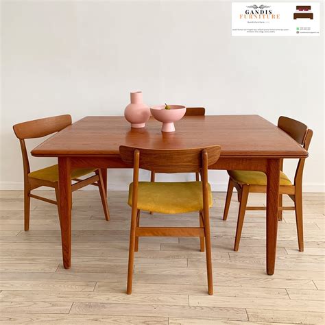 Meja makan minimalis kayu jati model cafe terbaru 2022 harga terjangkau - Gandis Furniture Jepara