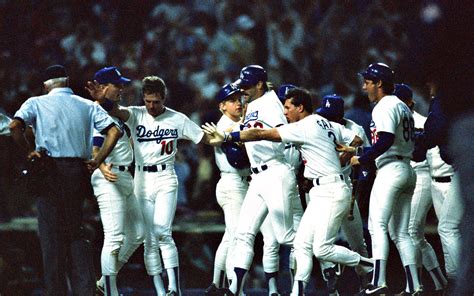 Kirk Gibson - 1988 World Series. Game 1. Dodgers Baseball, Baseball Softball, Baseball Cards ...