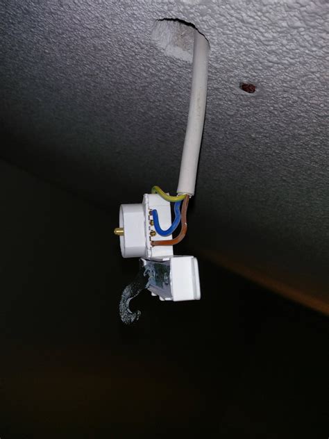 How do I detach the wires from this lamp ceiling socket? - Home ...