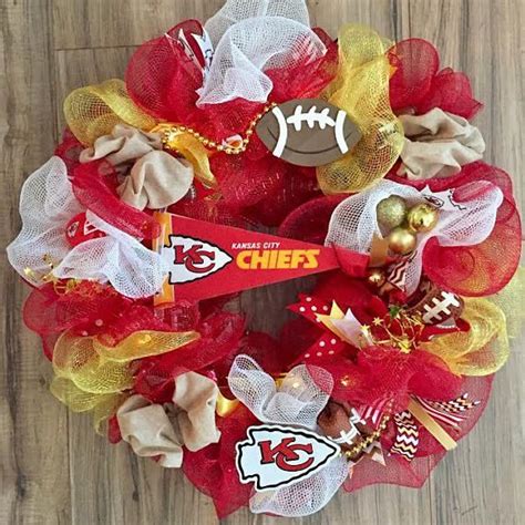 Kansas City Chiefs LED Wreath | Wreaths, Sports wreaths, Christmas wreaths